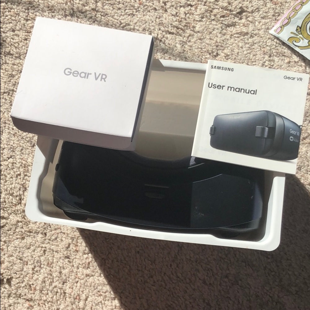 BRAND NEW Samsung Gear VR Make me a offer! Must go